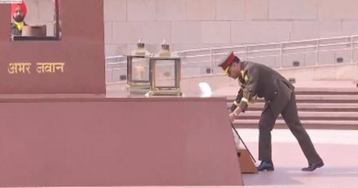 Bangladesh Army Chief on three-day visit to India, offers tributes at National War Memorial